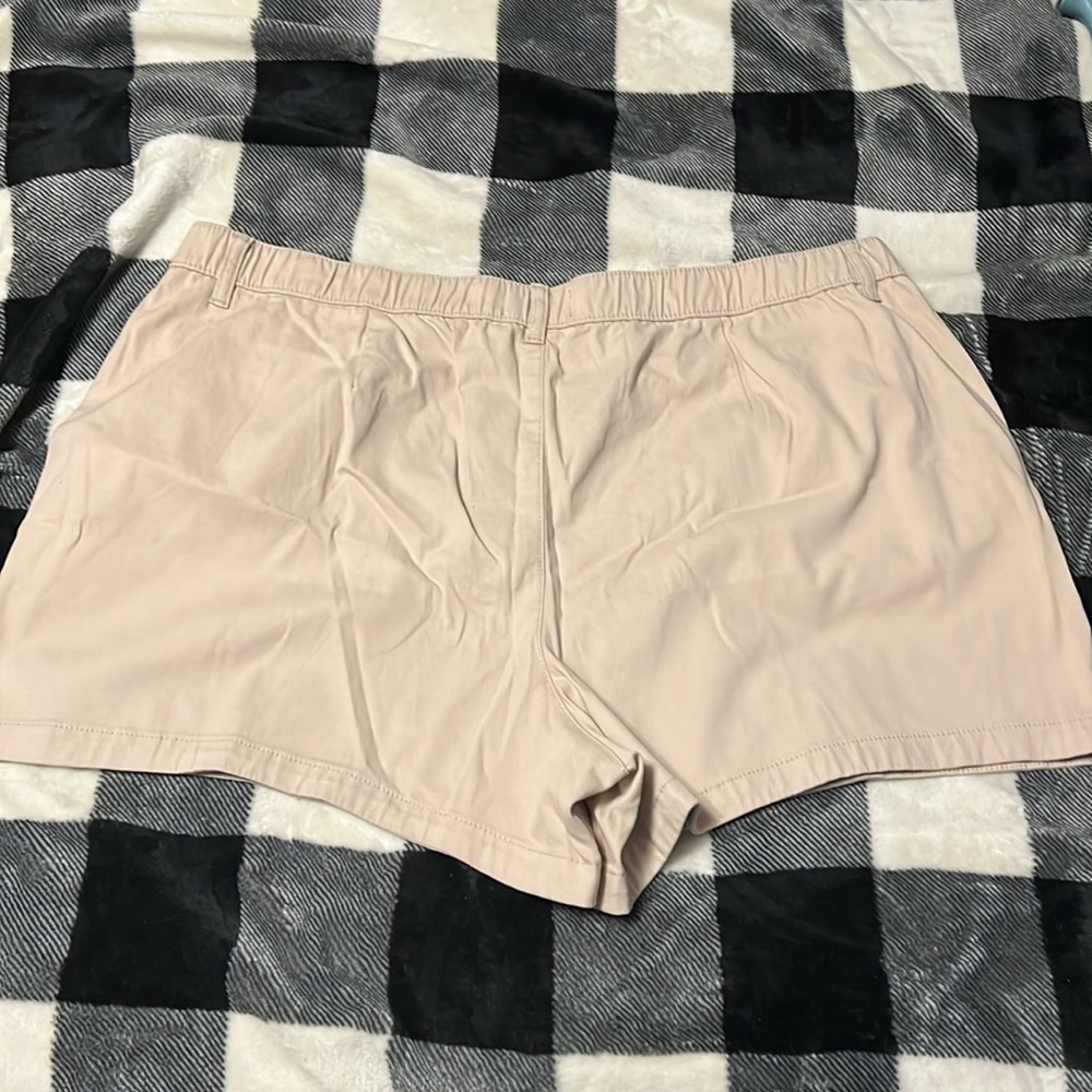 ASOS Design Curve High Rise Tan Shorts. Size 18 - Picture 5 of 11